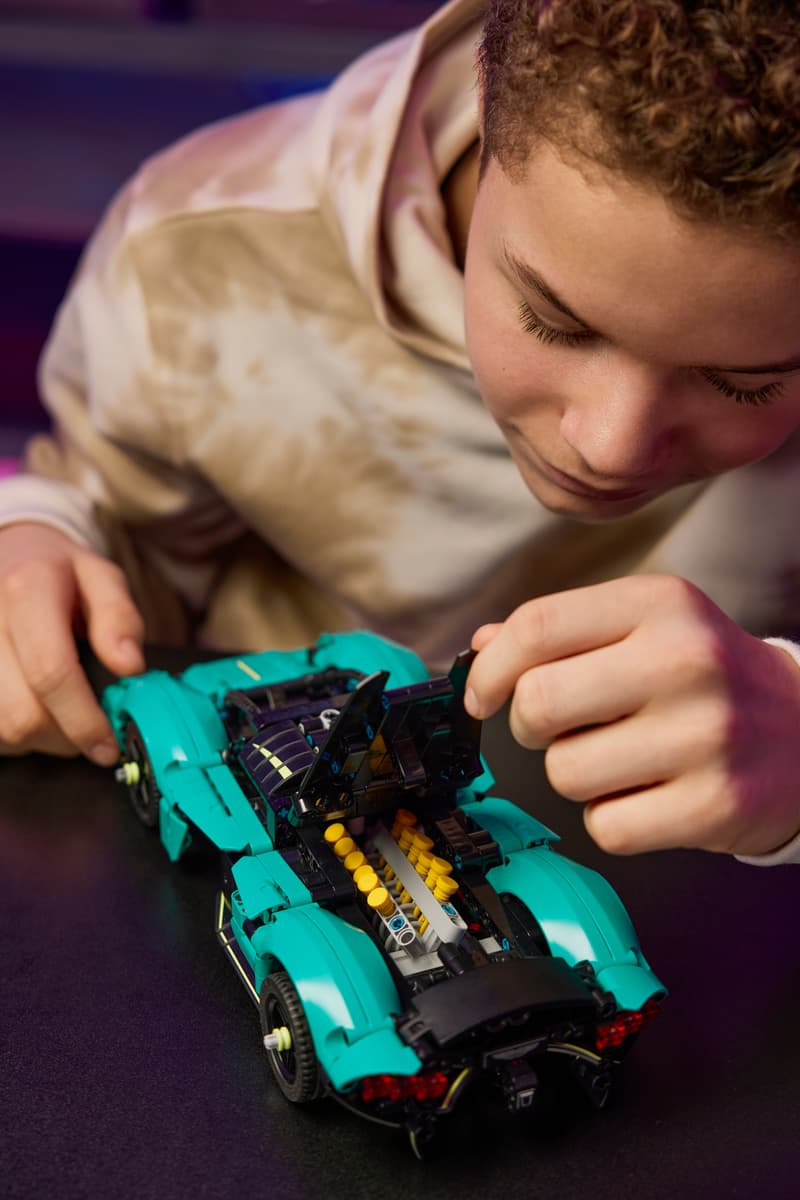 LEGO Technic Aston Martin Valkyrie Toy Car 42208 – High-Performance Hypercar Building Set for Kids and Collectors