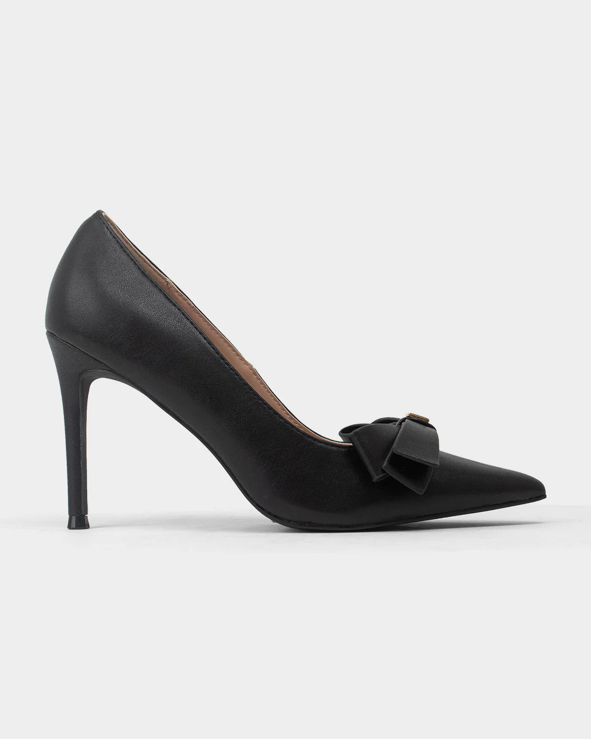Kenneth Cole Julian Bow Pump KWS5074AM Black Women’s Pointed Toe Heels