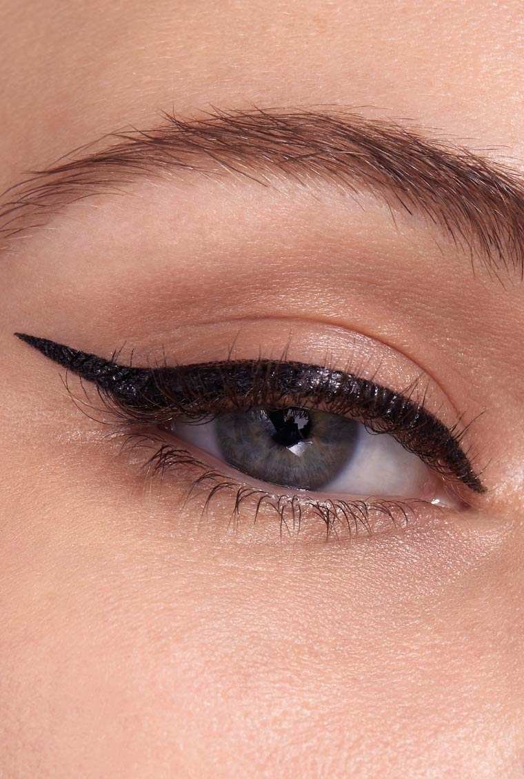 Maybelline New York Hyper Easy Liquid Pen No-Skip Waterproof Eyeliner – 810 Brown (Pitch Brown)